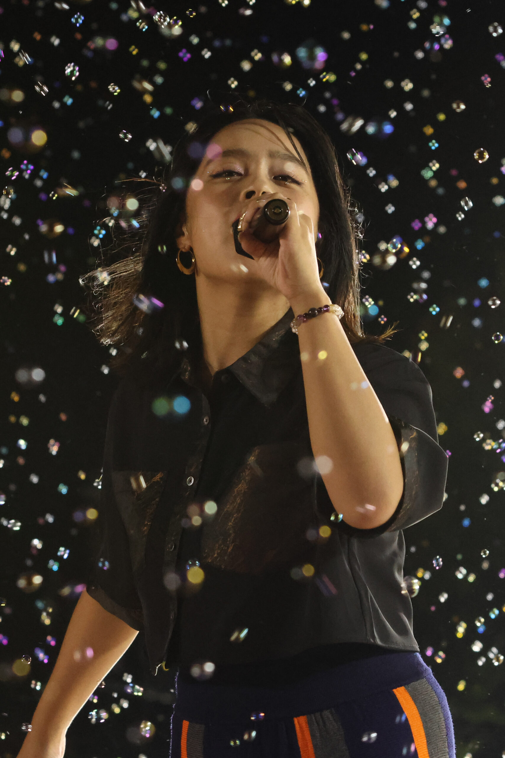 25/10/01 鈴鹿市出身の歌手清水美依紗さん　シャボン玉舞う幻想的ステージ　９月28日　弁天山公園